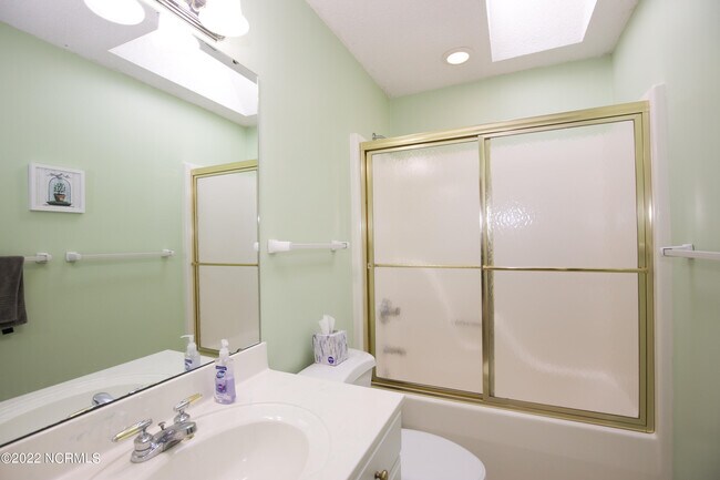 Building Photo - 127 Pine Lake Dr