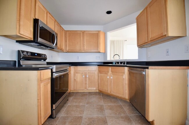 Building Photo - Newly remodeled Mesa Home with Community P...