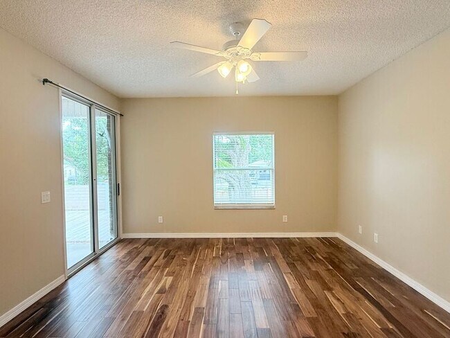 Building Photo - 4607 Carmel Cir