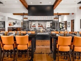 Building Photo - 120 E Iloca Ln