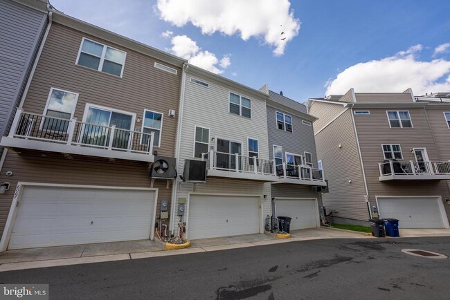 Building Photo - 6069 Dreher Ct