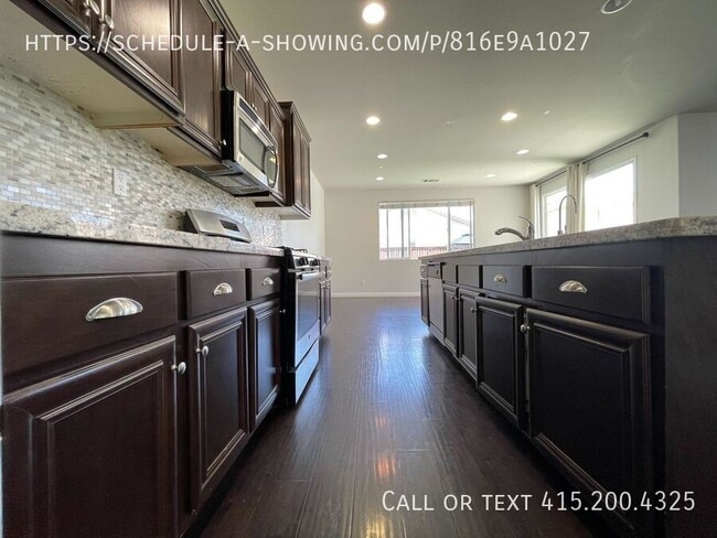 Building Photo - 30080 Pine Needle Rd