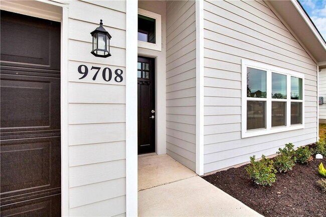 Building Photo - 9708 Evening Canopy Dr