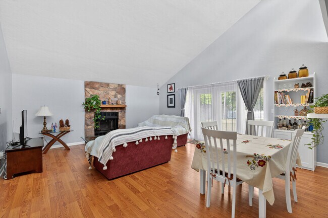 Building Photo - 4604 NW 44th Pl