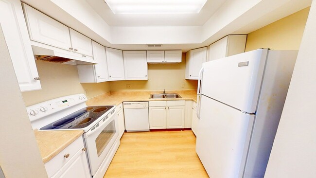 Building Photo - 2064 Park Run Dr