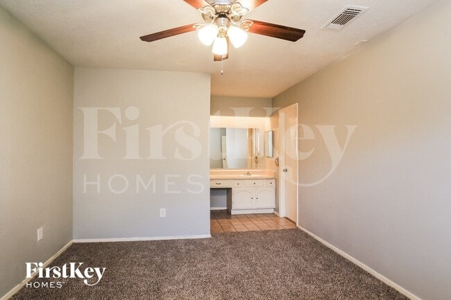 Building Photo - 22514 Parsonsgate Dr