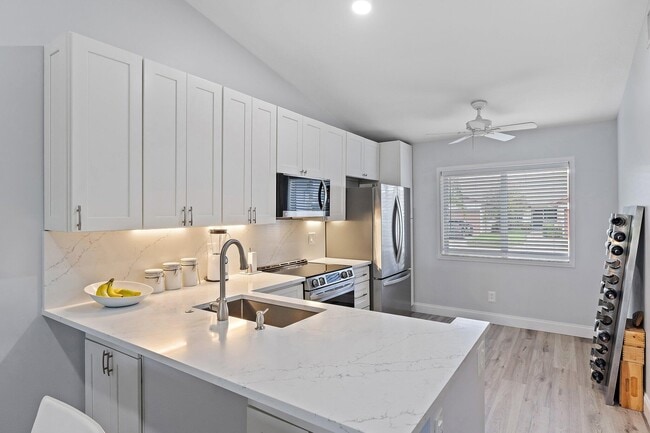 Building Photo - 128 Moccasin Trail S