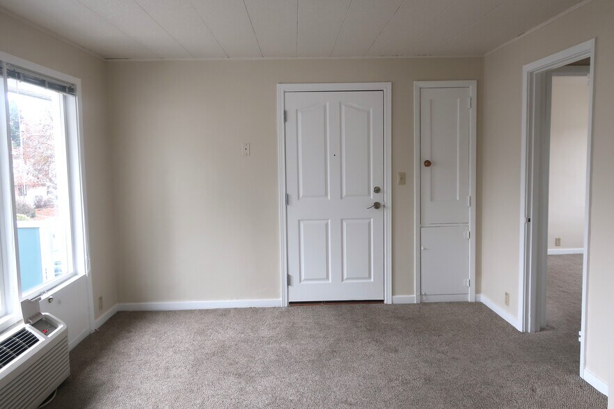 Building Photo - 115 Lavender Ct