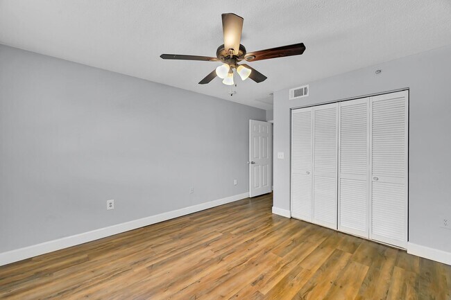 Building Photo - 3620 NW Adriatic Ln