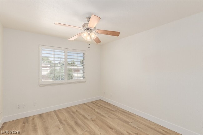 Building Photo - 861 Vegas Valley Dr