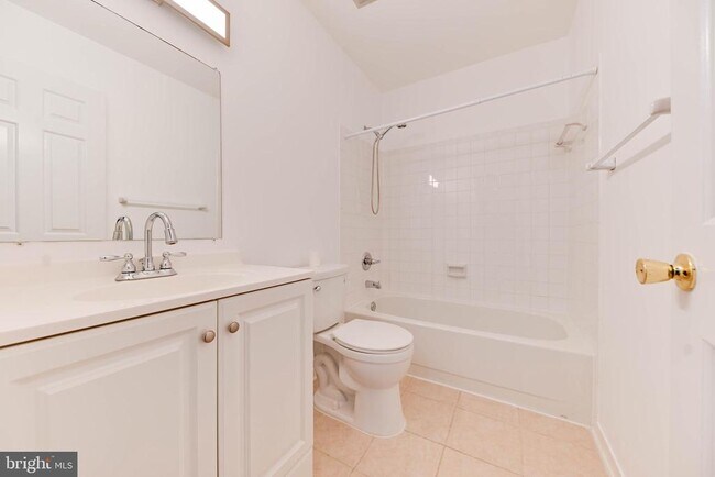 Building Photo - 3514 Lowlen Ct