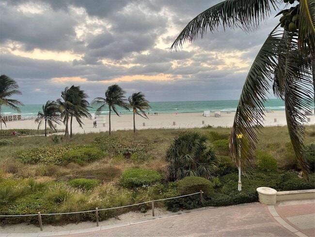 Building Photo - 100 Lincoln Rd