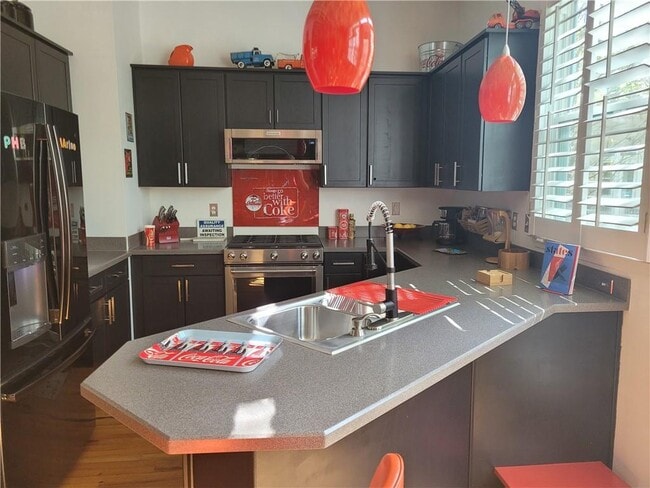 Building Photo - 230 Bradberry St SW