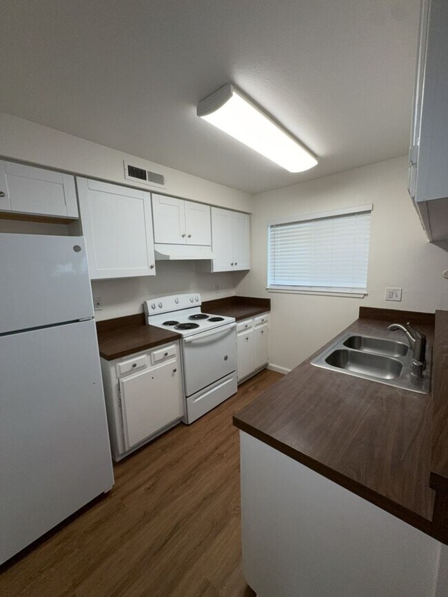 Building Photo - 615 Rancheria Dr