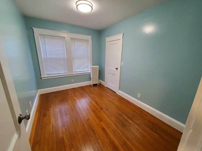 Building Photo - 32 Glenrose Rd