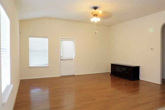 Building Photo - 23710 N Newport Bend