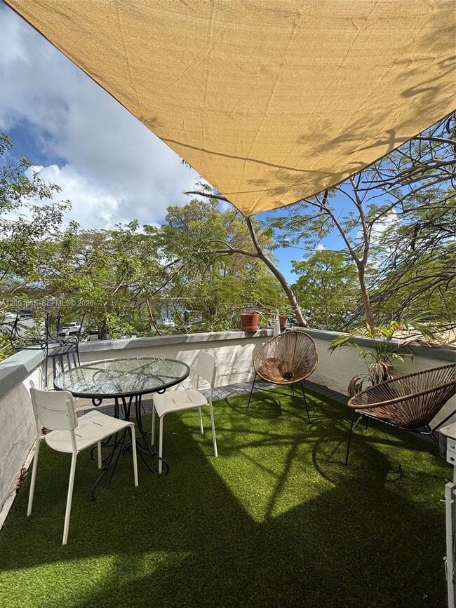 Building Photo - 180 NE 82nd Terrace
