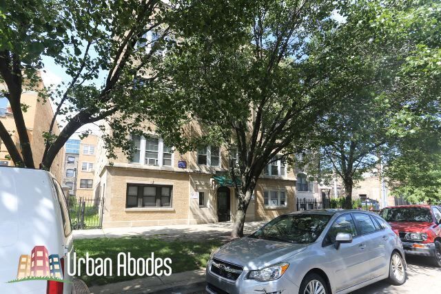 Primary Photo - 816 W Waveland Ave