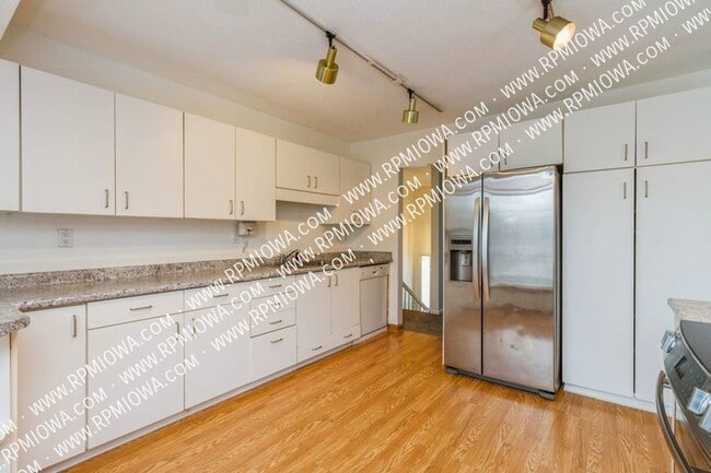 Building Photo - 2722 Park Ave