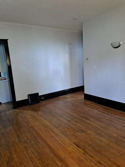 Building Photo - 3122 N Morgan Ave