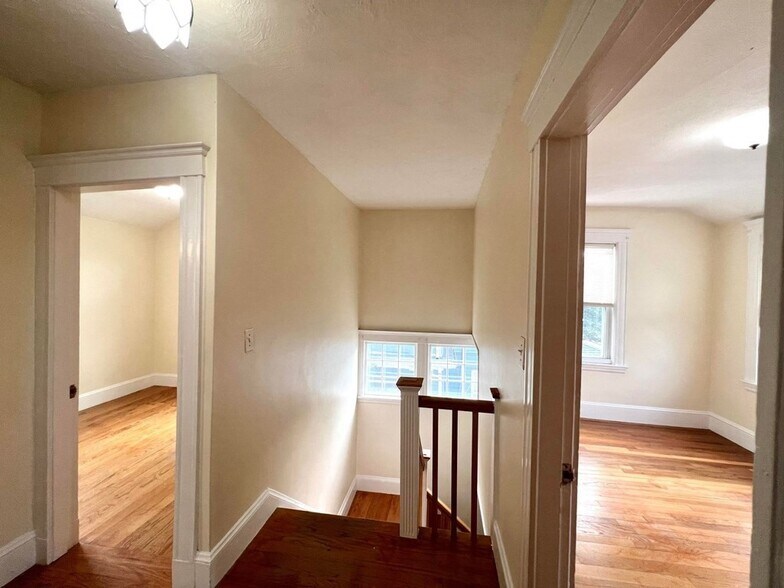 Building Photo - 164 Marlboro St