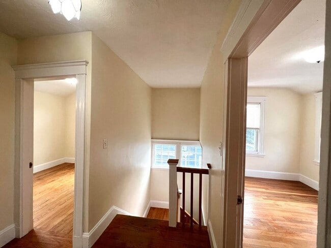 Building Photo - 164 Marlboro St