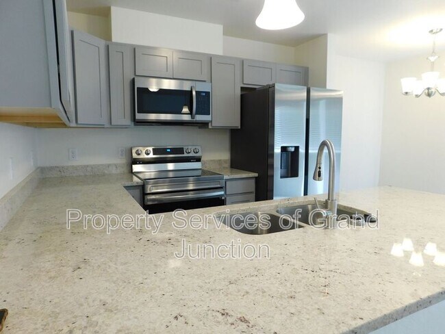 Building Photo - 2357 Zion Cyn Ave