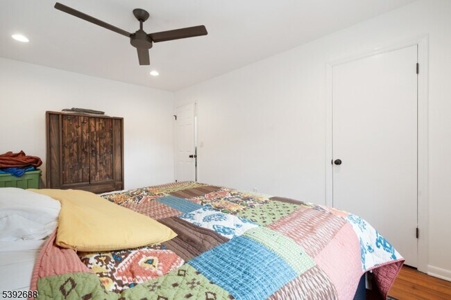 Building Photo - 76 Mt Kemble Ave