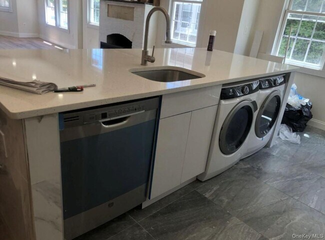 Building Photo - 307 National Blvd