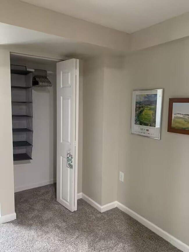 Building Photo - Spacious Benson Bungalow - 4BD 2B