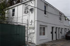 Primary Photo - 114 N Arnoult Rd