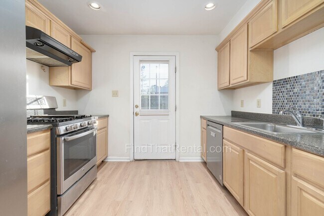 Building Photo - Modern 3BR 2.5BA w/ 1st Floor Master, Garage, Walk-in Closets near AWC Carlisle Barracks