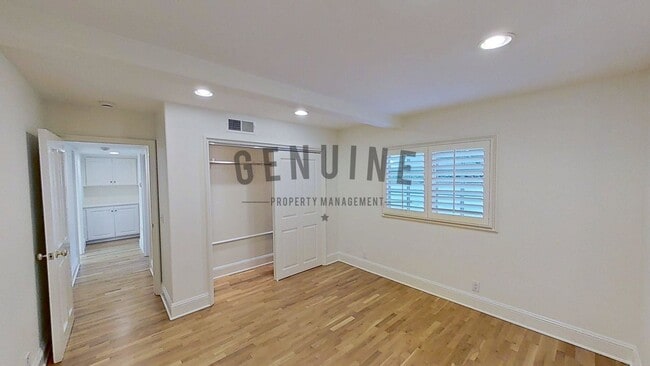 Building Photo - Beautiful Two-Level 5Bd 3.5Ba Home in Newport Beach