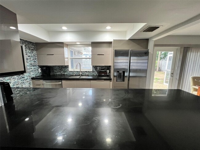Primary Photo - 1410 NE 56th Ct