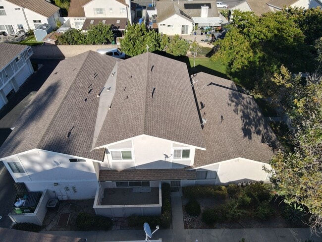 Building Photo - Beautiful Two Bedroom Townhome in San Luis...