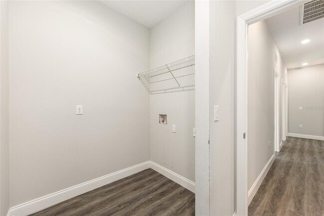 Building Photo - 5998 SW 154th Street Rd