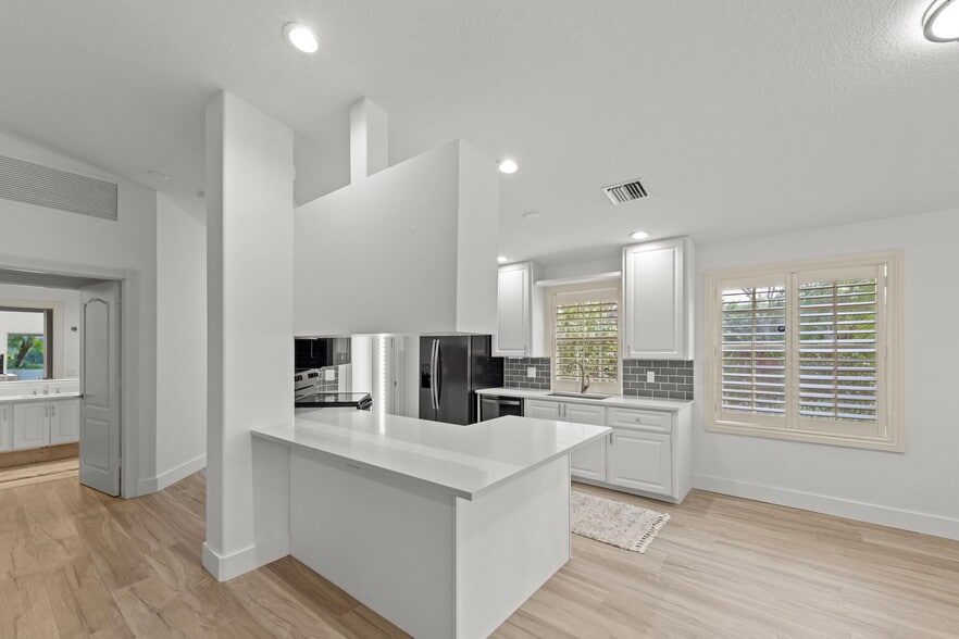 Building Photo - 4748 San Carlo Ct