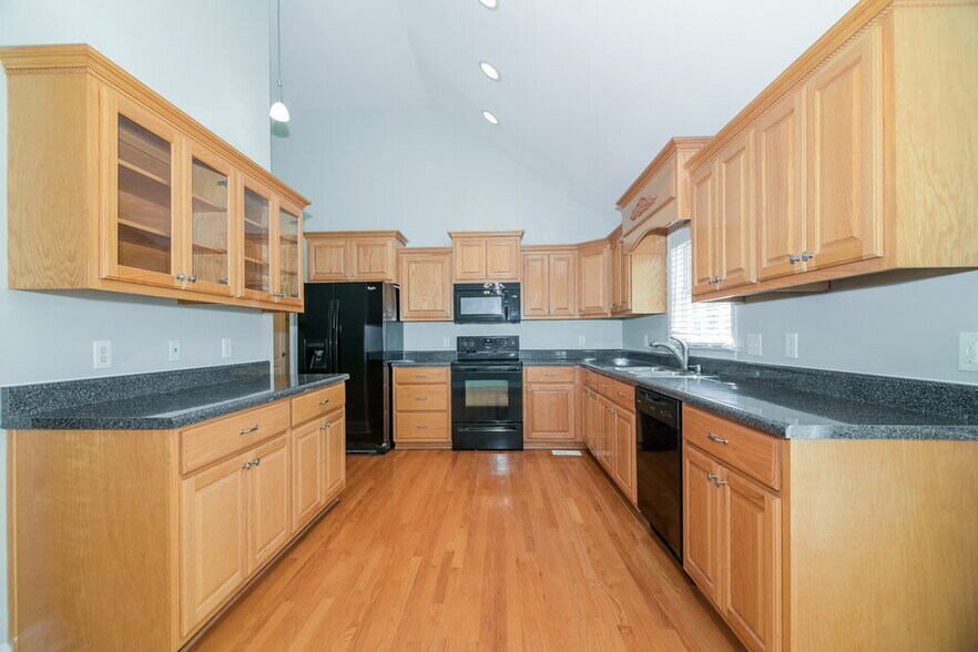 Building Photo - 2951 Buckner Ln