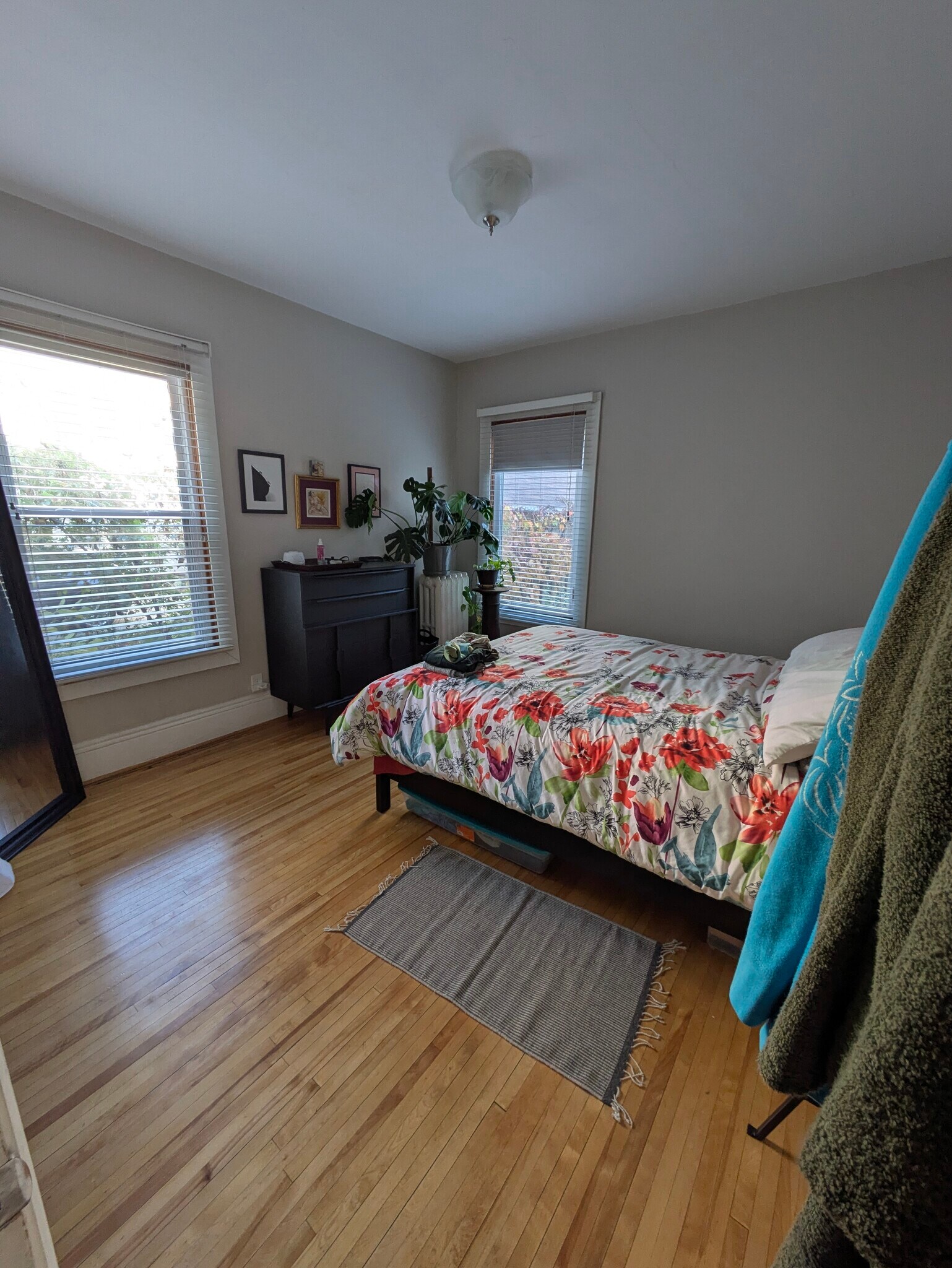 Building Photo - 2909 Knox Ave S