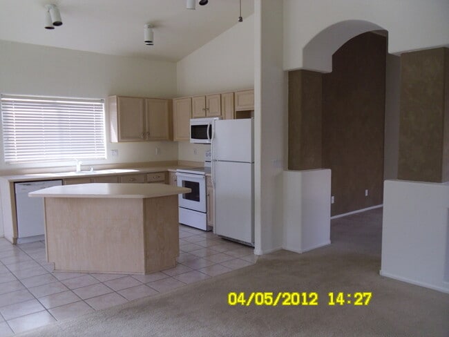 Building Photo - 3 Bed 2 Bath in Most Desired Ahwatukee