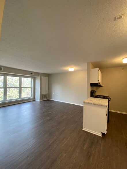 Building Photo - Park Crossing Apartments
