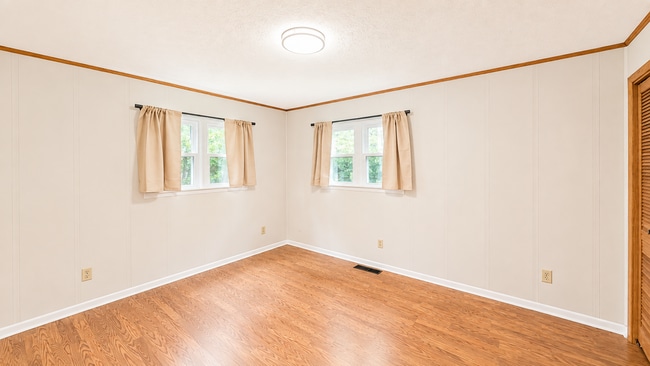 Building Photo - Well maintained Swannanoa Rental Home!