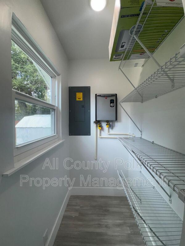Building Photo - 1441 Dann St