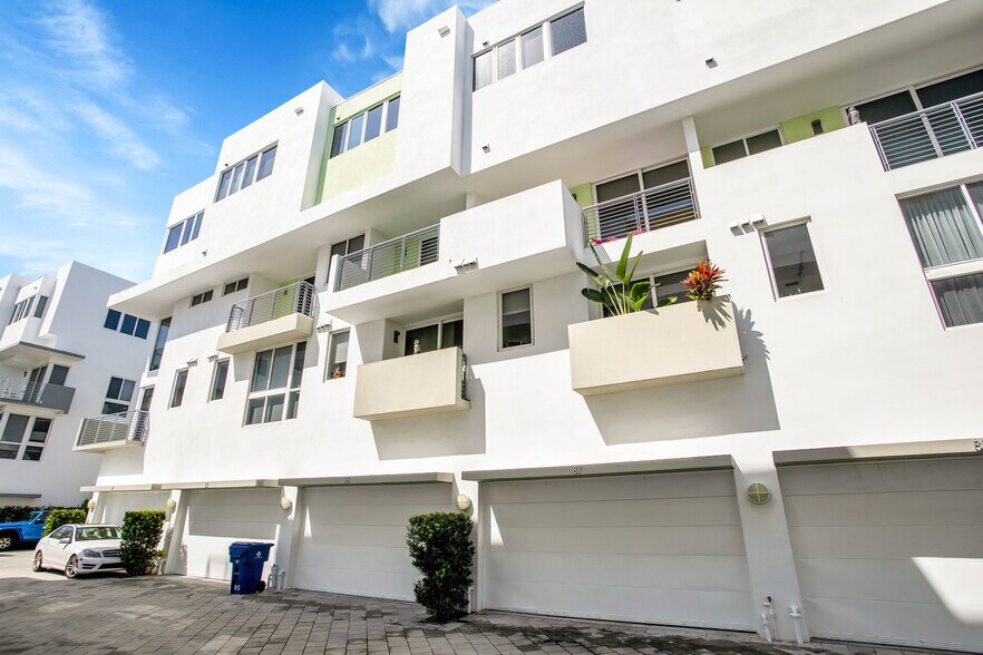 Building Photo - 87 N Shore Dr