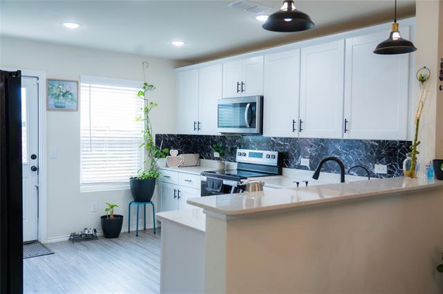 Building Photo - 415 Grenada Lk Dr