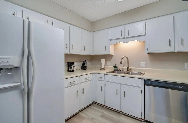 Building Photo - 1308 Tower Dr