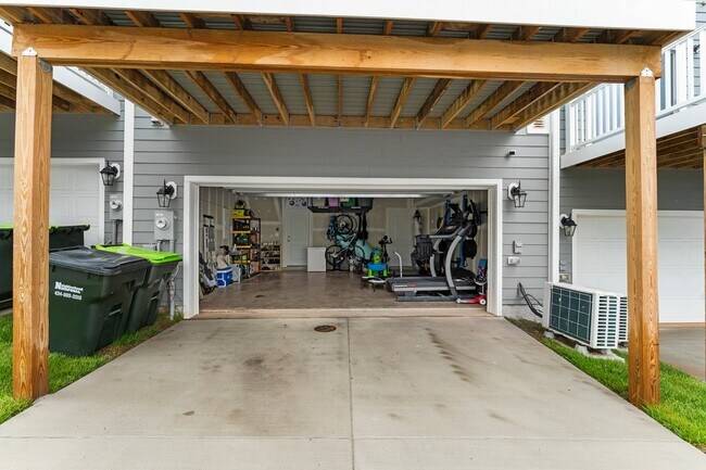 Building Photo - 3042 Horizon Rd