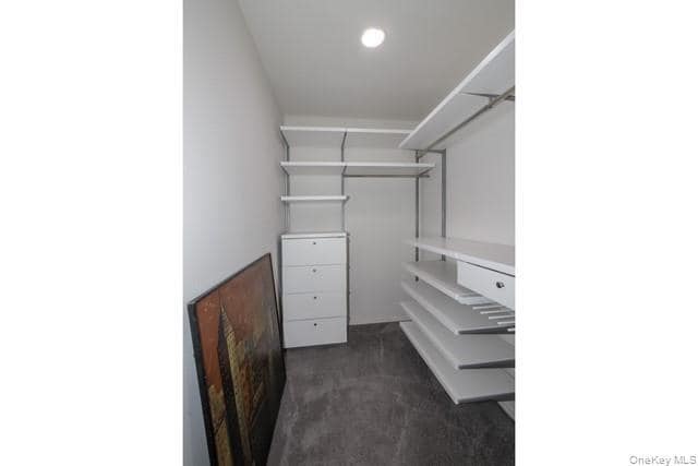 Building Photo - 83 Village Green Dr