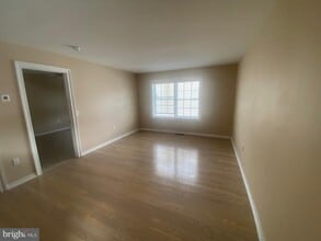 Building Photo - 126 Mortimer St