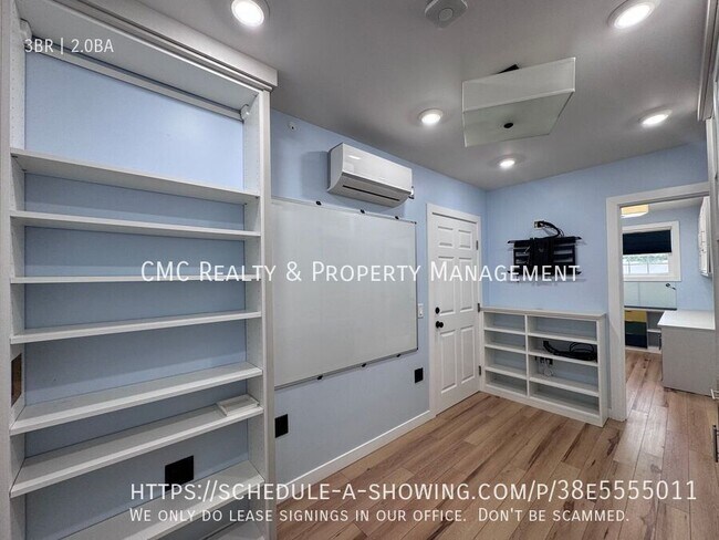 Building Photo - 3822 Rose Ave